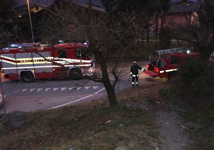 Dopo il piromane in Vigezzo emulatore incendia le sterpaglie lungo il Bogna e scappa