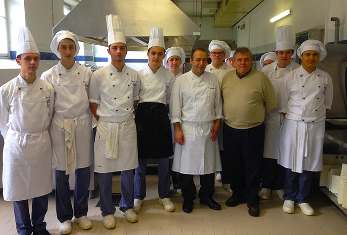 Dalle navi da crociera all' Alberghiero Rosmini. Alunni a lezione con lo Chef Antonio Cereda. Foto