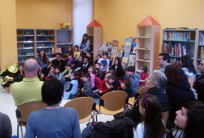 “Storie a coriandoli”: alla Biblioteca Contini le letture ad alta voce per i bambini con il Togn e la Cia