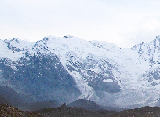 Continua a franare il Monte Rosa sulla Punta Tre Amici, già caduti 100 mila metri cubi