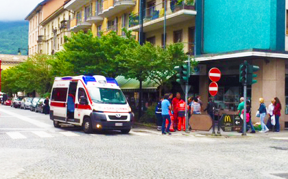 Apprensione nel mercato domese per un turista colto da malore