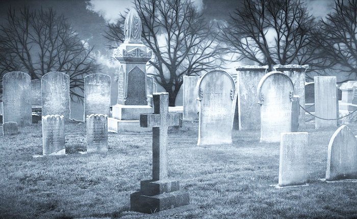 Quattro mesi di reclusione per il “Cacciatore d'anime” trovato al cimitero di Beura con oggetti atti ad offendere