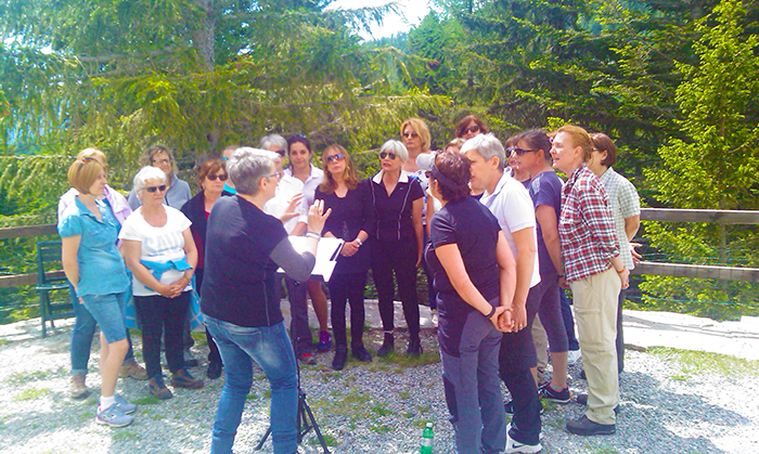 Il coro Gaudium di Domo per “Cori in vetta” si esibisce al Dosso, in alta val Bognanco