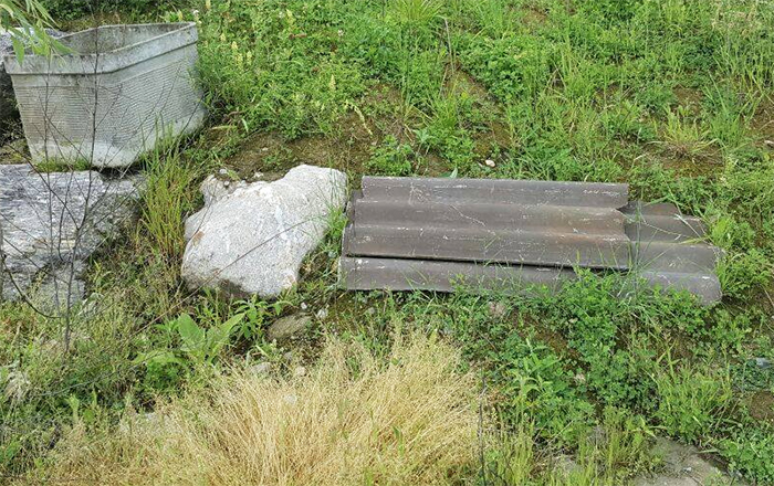 Lastre di Eternit abbandonate a Mocogna