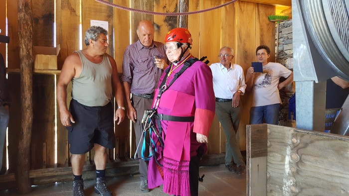 Il Monsignore “volante” (foto e video)