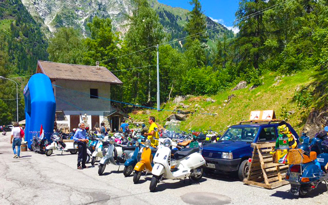 Tour della valle Antrona in Vespa coi club Amici di Premosello e Baveno. Fotogallery