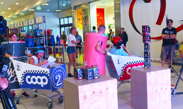 Grande sfida tra “piloti” di carrelli per la spesa all'Ossola Shopping Center. Video