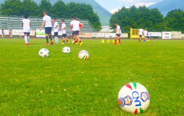 Tanto entusiasmo al primo giorno dell'Open day Scuola calcio Ac. Milan- Juve Domo. Videointervista