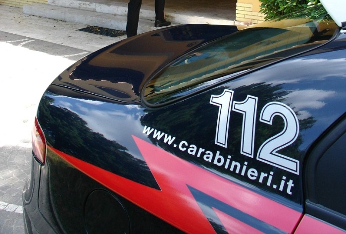 Profugo ruba capi d’abbigliamento in centro e fugge: scoperto e denunciato