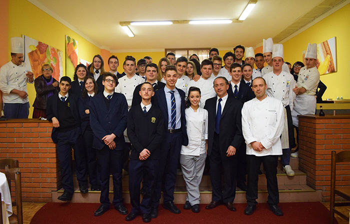 Importante accordo tra l’Alberghiero Rosmini e gli chef de “Le Soste”, tra cui Bottura. Marchesi e Canavacciuolo