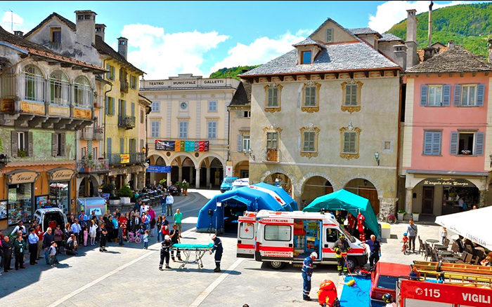 Domenica in piazza Mercato esercitazione della Croce Rossa domese con i vigili del fuoco