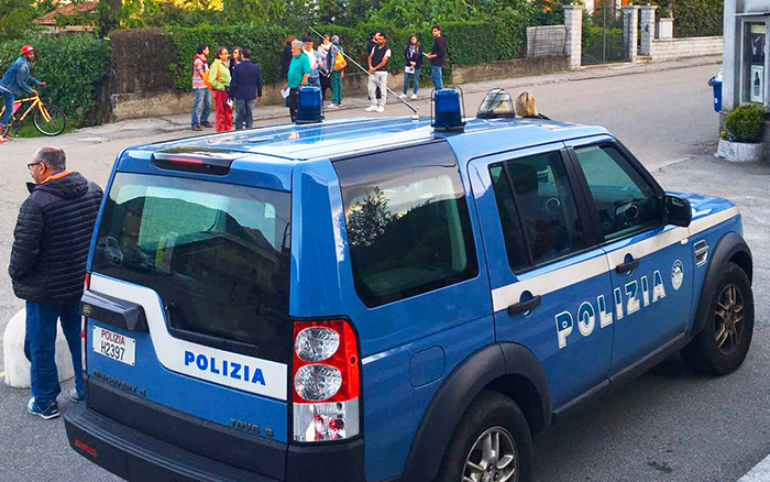 Pochi contestatori, e non troppi spettatori, per Magdi Allam