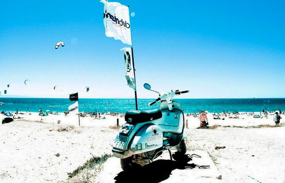 Il Vespa Club dell'Ossola a Saint Tropez in occasione del Vespa World Days