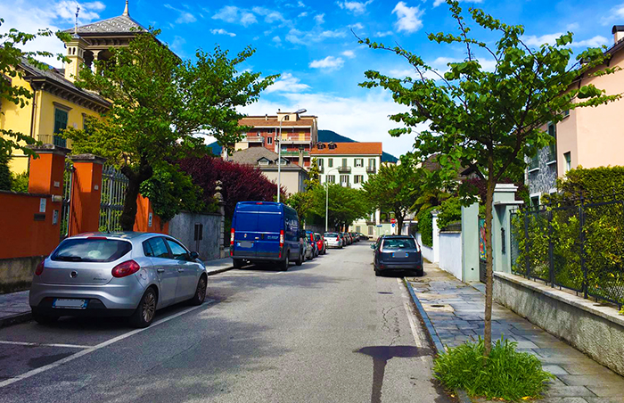 Aiuole "asfaltate" in via Calpini, di chi la colpa? Lettera di Militello al sindaco