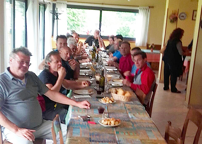    Grazie ai volontari puliti tutti i sentieri di Montecrestese per il Giro delle frazioni