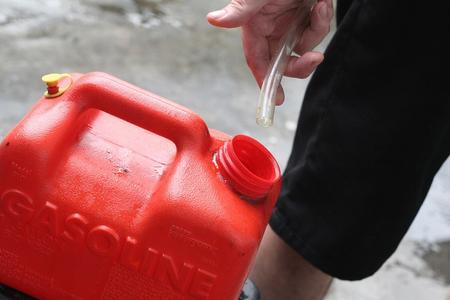 Non rubò il gasolio alla Navigazione. Ora chiede la riassunzione