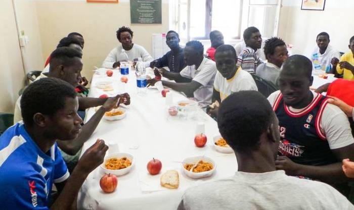 Profughi, in nove protestano negli uffici del Gruppo Abele