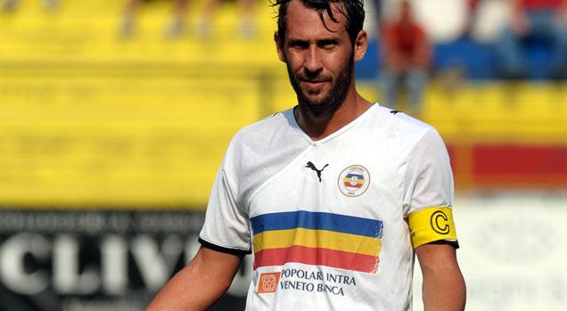 Tripletta di Soncini, l'Omegna strappa il pari alla No.Ve.