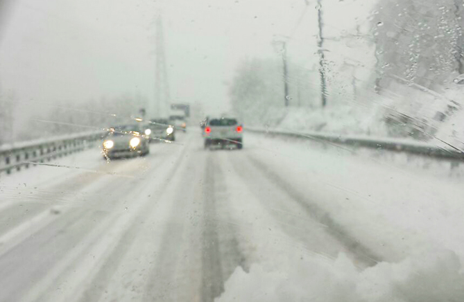 “Che schifo di superstrada!”. Spazzanevi sulle strade ossolane