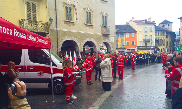 Inaugurata la nuova ambulanza per il 50° della Cri domese. Video e fotogallery