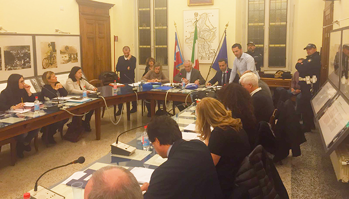 I soldi dei frontalieri per la causa Bragoni e l'Unione Montana in consiglio a Domo. Video