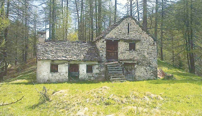 Devero, il comune vuol far “cassa” e vende una stalla, fienile e annessa casera. Ecco il bando