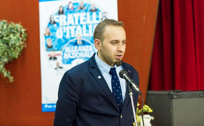 Anzianità di residenza per le case popolari e indagini sui beni degli immigrati all'estero. Odg di Fratelli d'Italia