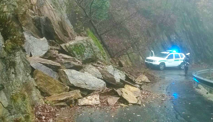 Riaperta da lunedì, a fasce orarie, la strada per Cisore