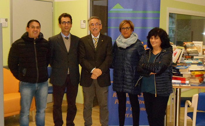 Il Rotary Club dona libri alla Riss di Premosello