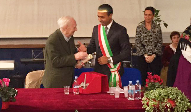 Il premio Repubblica Partigiana dell'Ossola consegnato ad Angelo Del Boca. Videointervista