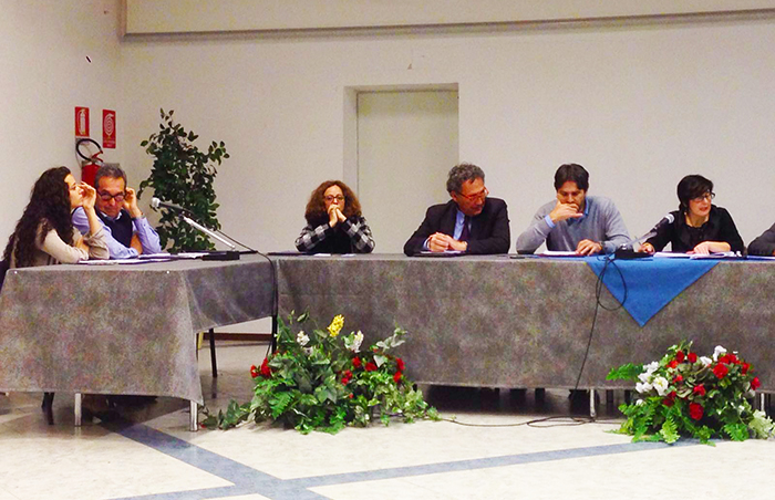 Villa: in consiglio discussioni sulle condizioni degli alloggi che ospitano i migranti: "Attendiamo chiarimenti dalla Prefettura"