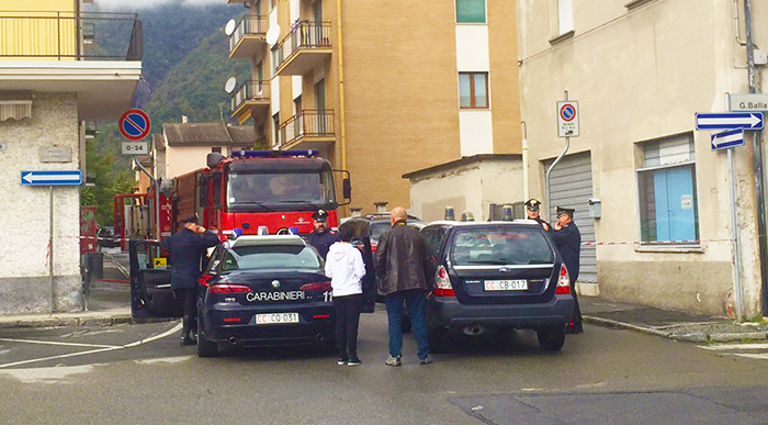 Incendio ad un magazzino in centro a Domo. Intervengono i Vigili del fuoco