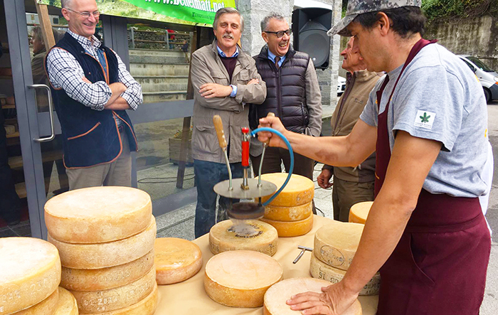 Il cuore dell'enogastronomia e della tradizioni di valle in mostra a “Crodo d'autunno”. Video e foto