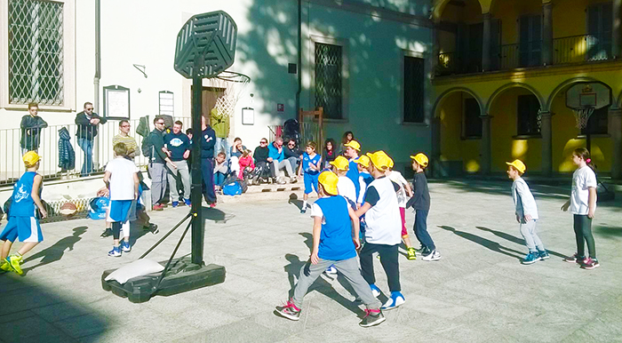 In piazza a Domo i tornei di minivolley e minibasket per il “Carnevale d'Autunno”