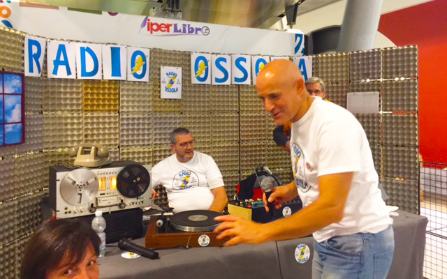 Revival Radio Ossola. Dopo 40 anni risuonano le note e le voci dei dee jay pioneri. Foto e Videointervista