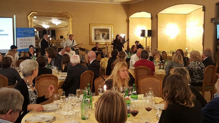 Stresa, la cena benefica salverà i cuori di due bambini  