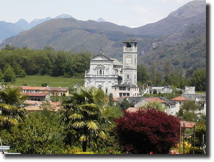 I Carmina Burana a Miasino con cento coristi, percussioni ed ottoni