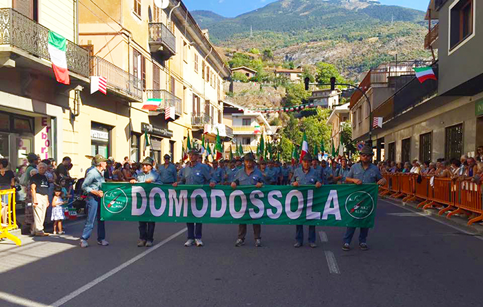 Alpini: al raduno intersezionale di Susa sfilano anche gli ossolani. Foto