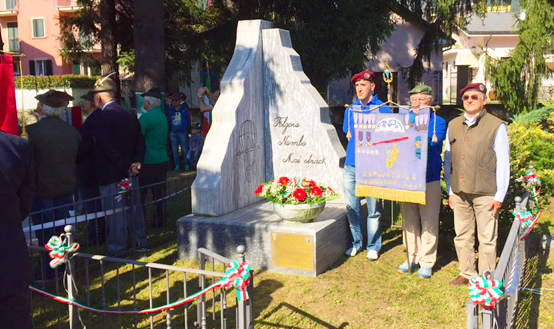 A Domo l'annuale Festa dell'Associazione Paracadutisti. Foto e video
