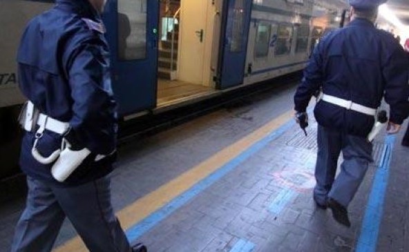 Botte sul treno alla stazione, si cerca uno dei due passeggeri