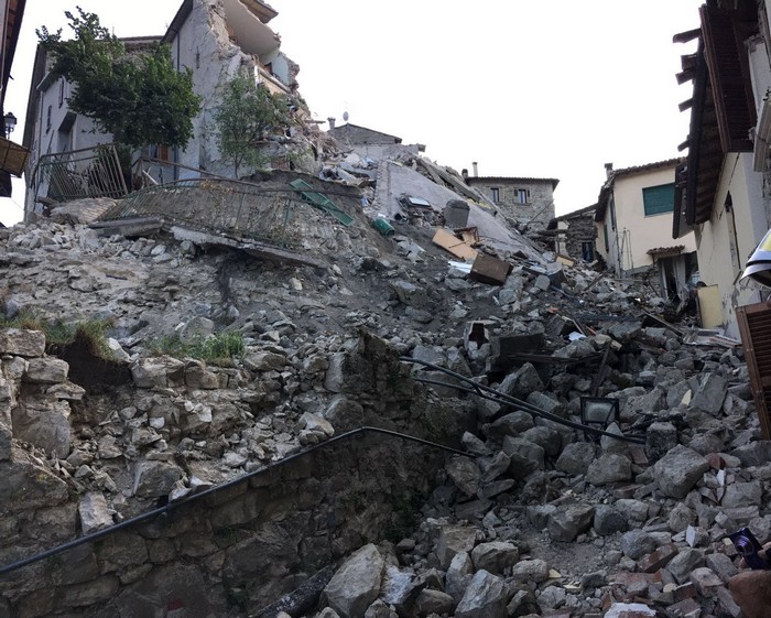 Vigili del fuoco da Verbania alle Marche: il racconto dei soccorsi ai terremotati (foto)