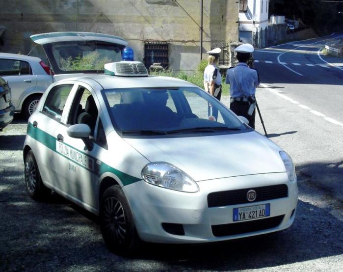 Veicolo senza assicurazione e sotto sequestro ri-sequestrato dai vigili