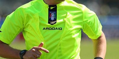 L’arbitro si “pente” e corregge il rapporto inventato: ora rischia lui la squalifica