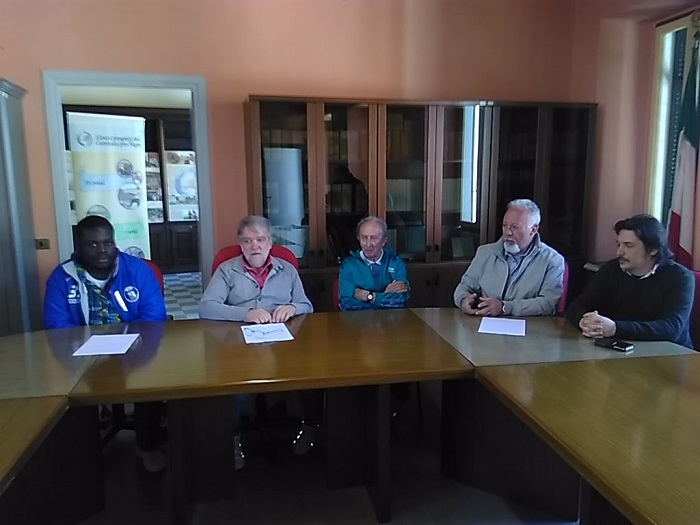   Ospiti ma anche lavoratori volontari i richiedenti asilo che abitano a Madonna del Sasso