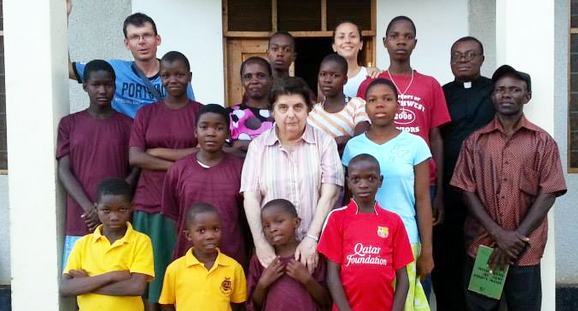 Tombolata al Calvario per sostenere le missioni rosminiane in Tanzania