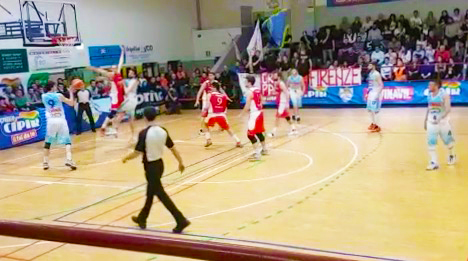 Fioravanti dopo la sconfitta con Firenze: “Partita rubata dai due arbitri”. Video
