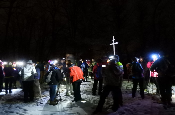 Partecipata la camminata notturna tra gli alpeggi di Quarna Sopra.Fotogallery