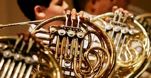 Studenti e professionisti insieme per un concerto di Corni a Domo