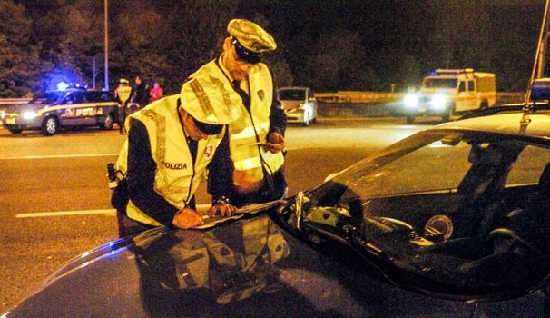 Verbanese tradito dall’alcoltest in autostrada: via la patente
