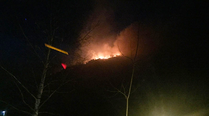 Bruciano i boschi della Vigezzo. Vigili del fuoco in azione